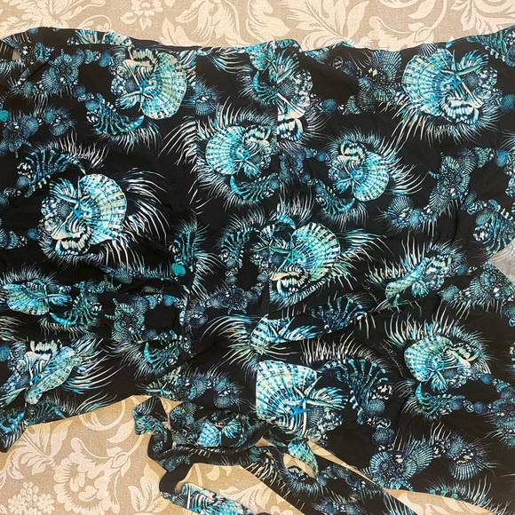 Cavalli Raglan Cap Sleeve Top-Shell Pattern: wrap around. - Picture 5 of 7